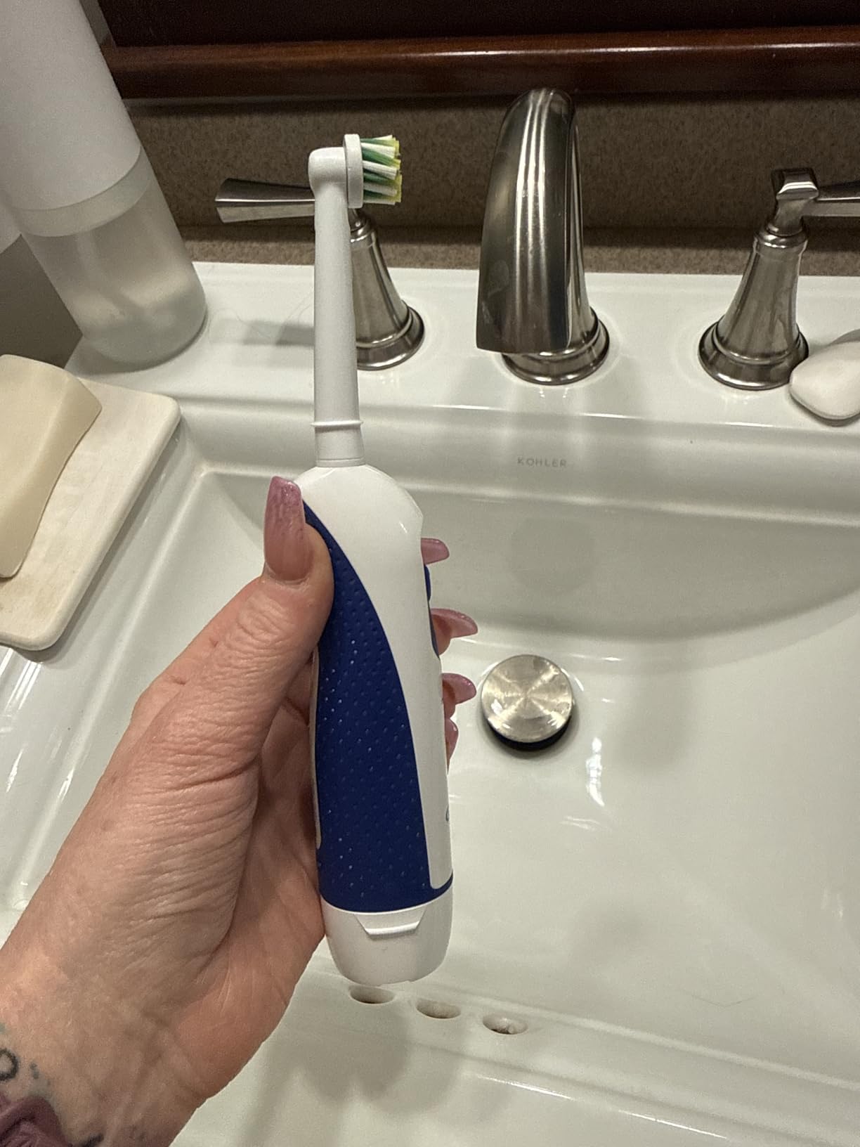 Oral-B Pro 100 3D White customer photo 1