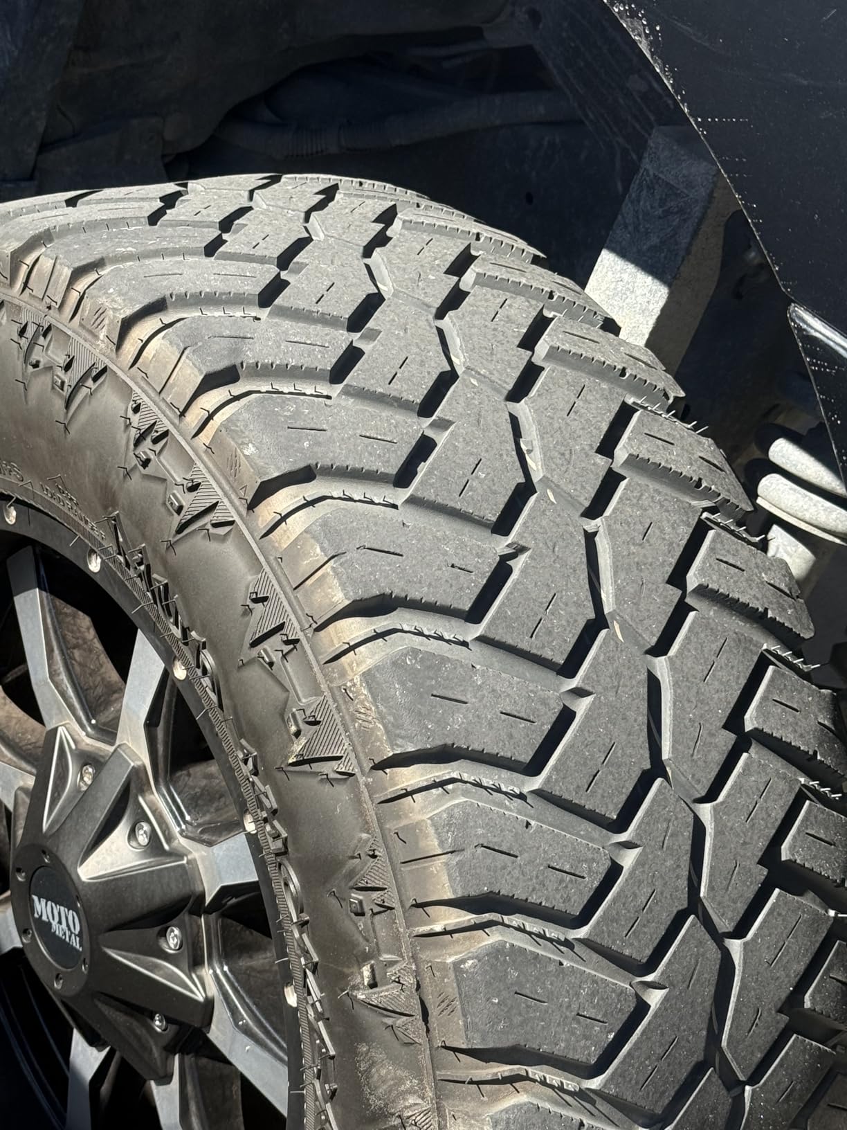 Cosmo Mud Kicker LT33X12.50R22 Mud Terrain 114Q F (12 Ply) Tire customer photo 1