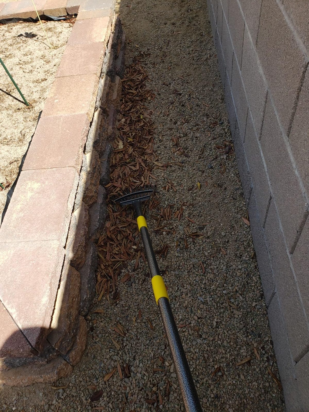 Oliynedy Leaf Rake for Gardening, Adjustable Metal Garden Rake for Leaves Long Handle 30-60