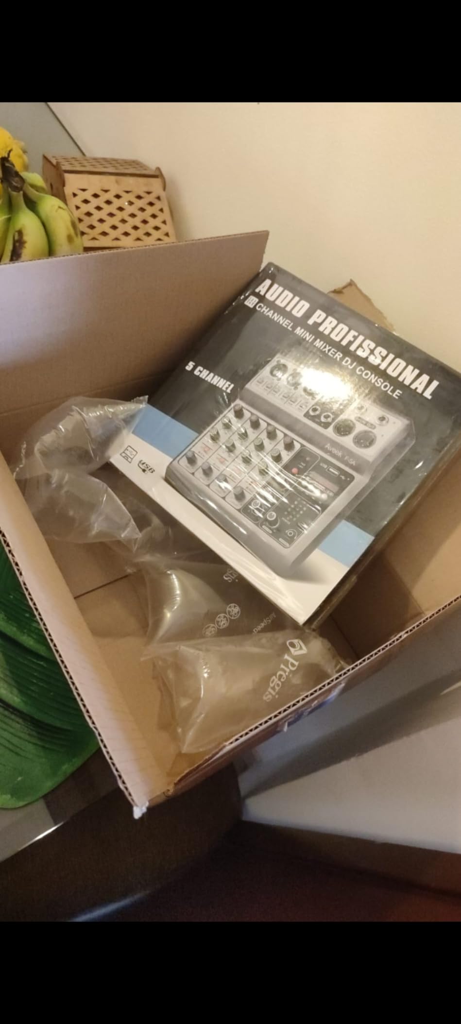 Aveek 5 Channel Audio Mixer, Built-in PC Recording Interface Sound Board customer photo 1
