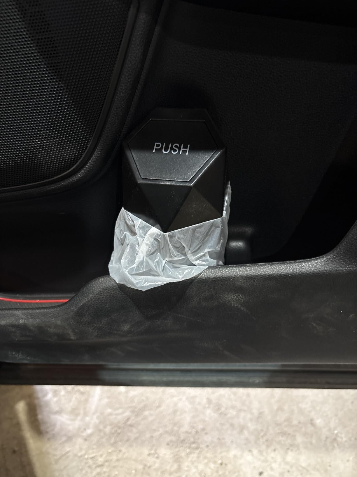 HOTOR Car Trash Can with Lid, Leakproof, Black, 2 Pack customer photo 1