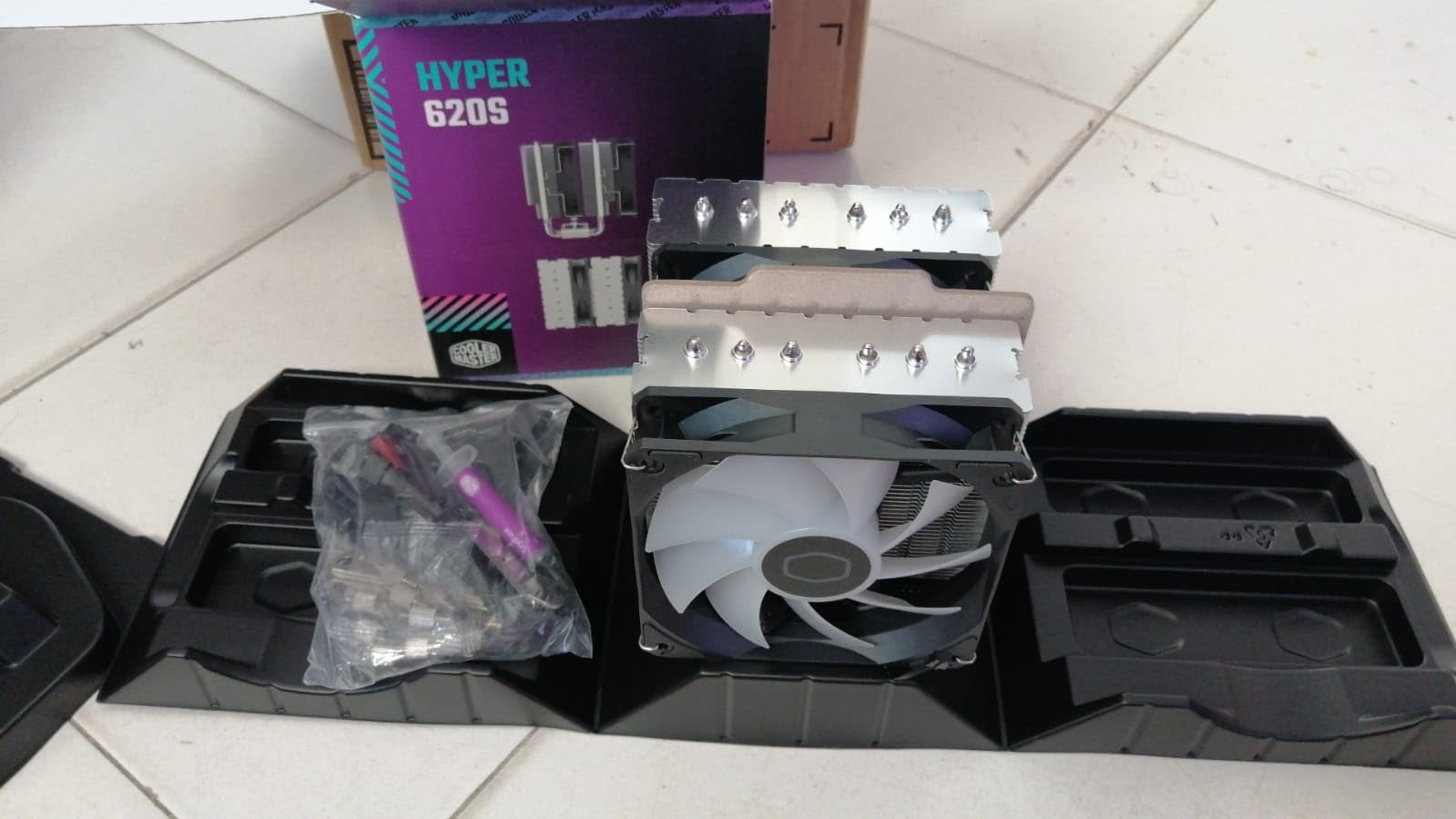 Cooler Master Hyper 620S Dual Tower ARGB CPU Air Cooler, 120mm PWM Fan, 6 Heat Pipes, Silver Nickel-Plated Copper, 154.9mm Tall, AMD Ryzen AM5|AM4, Intel LGA 1851|1700|1200 Brackets customer photo 2