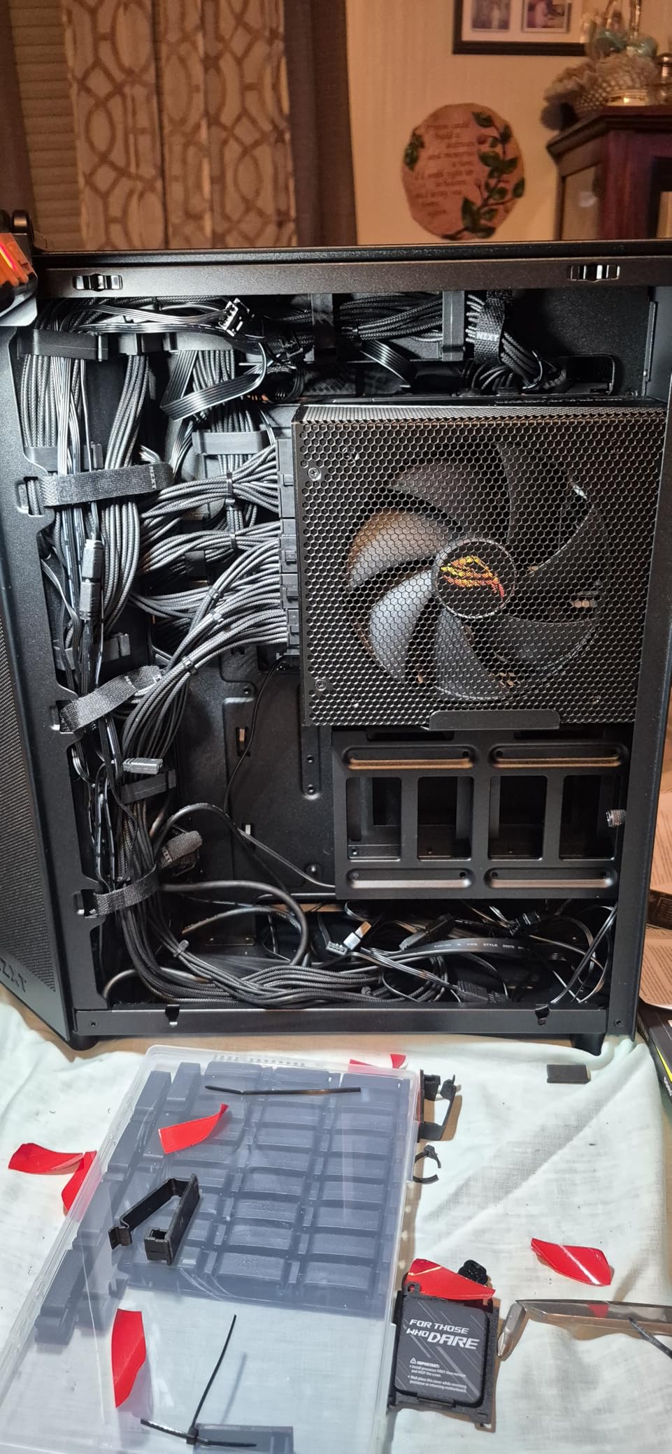 NZXT H6 Flow | CC-H61FB-01 | Compact Dual-Chamber Mid-Tower Airflow Case | Panoramic Glass Panels | High-Performance Airflow Panels | Includes 3 x 120mm Fans | Cable Management | Black customer photo 2