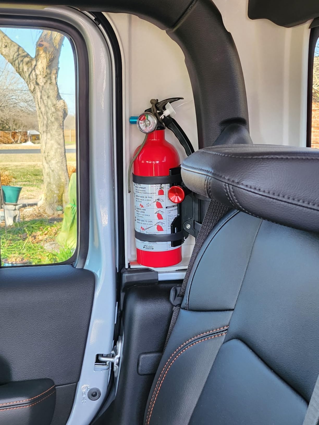 Kidde Basic 5 Fire Extinguisher for Home, 5-B:C, FA5G customer photo 1