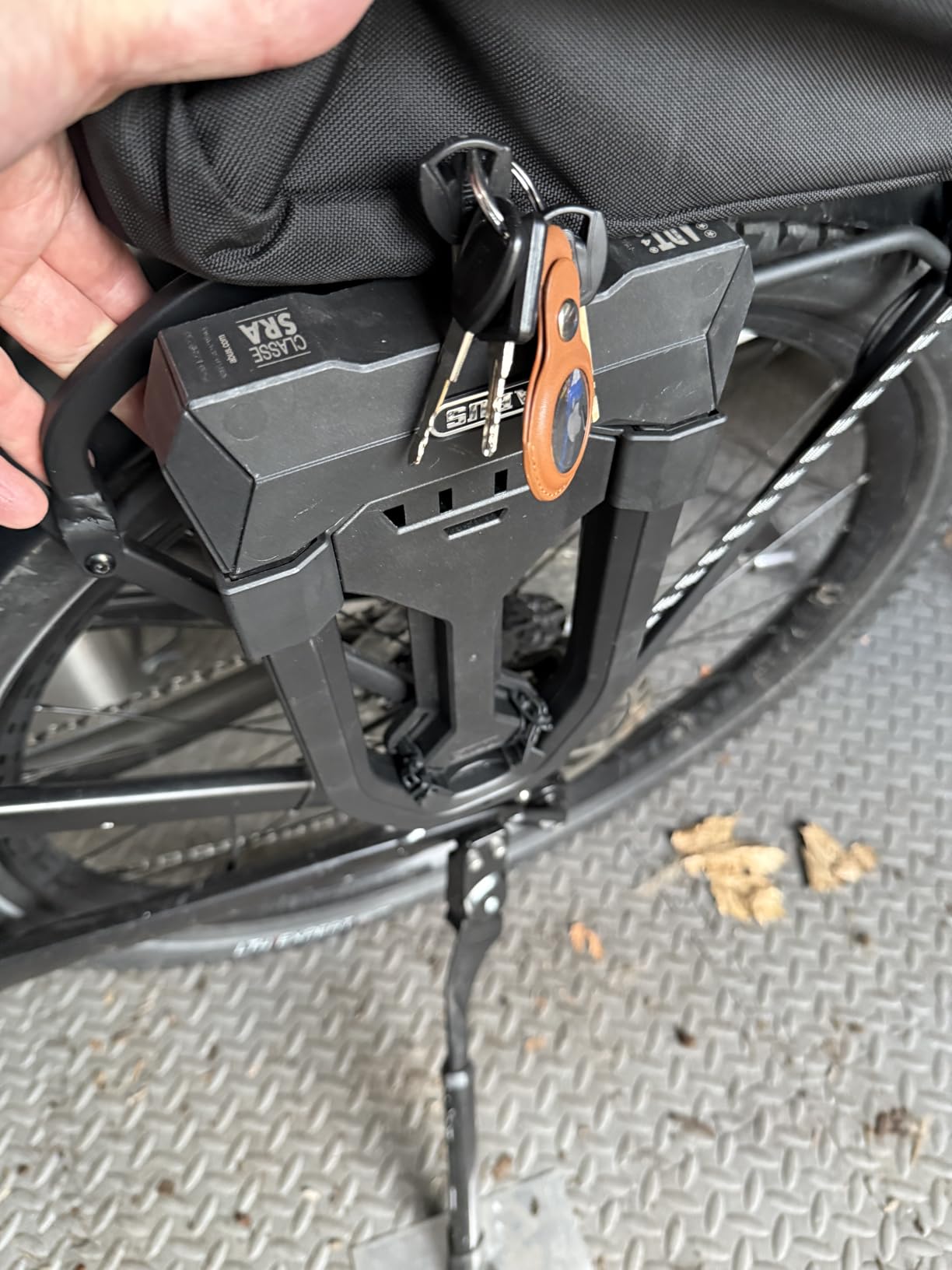 ABUS U-Lock Granit™ Super Extreme 2500/165HB230 - specialised Bicycle Lock for Bicycles and e-Bikes Against Saw Attacks with Angle Grinders - ABUS Security Level 15, USH2500 customer photo 2