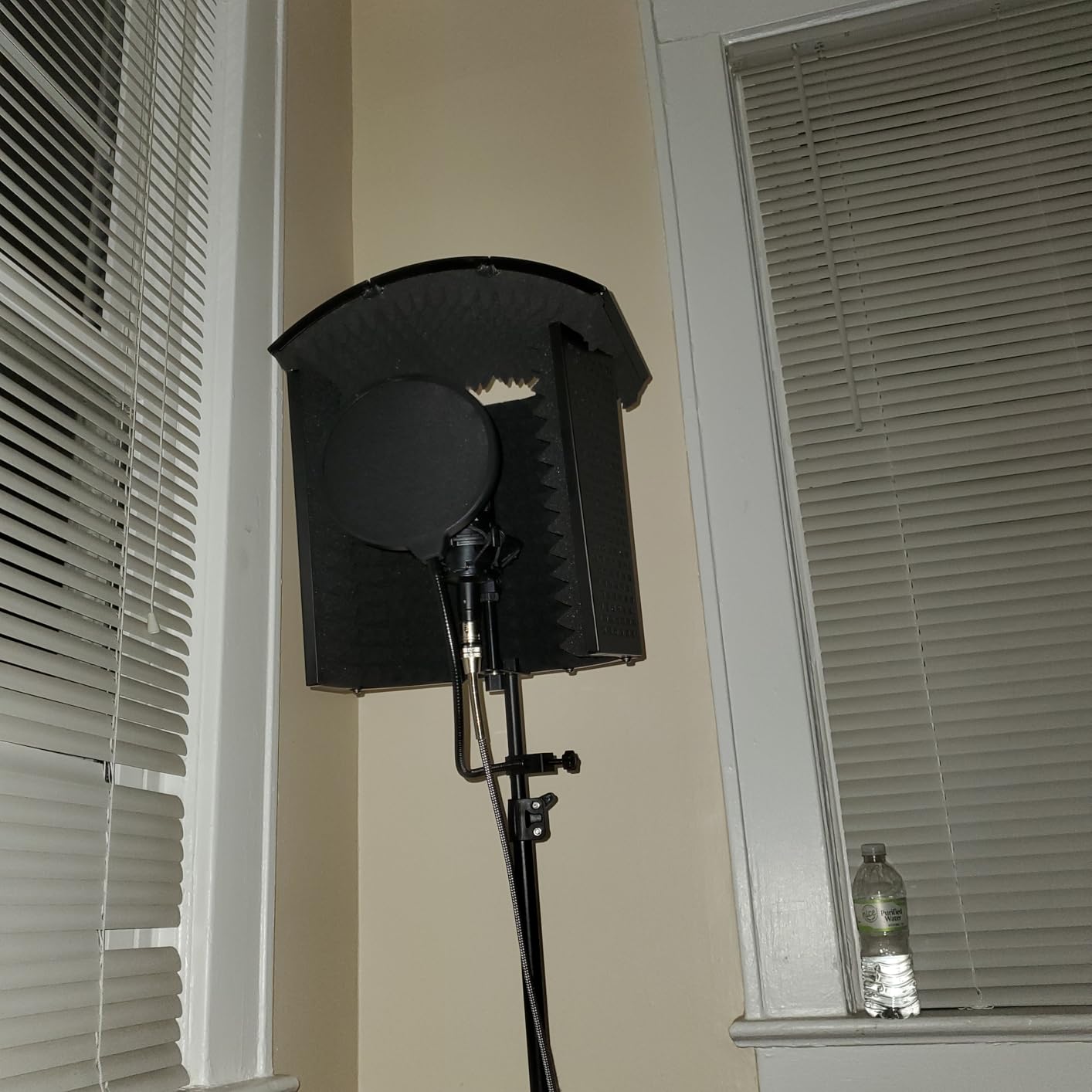 TONOR Isolation Shield Pack for Mic, Acoustic Foam Shield with Pop Filter & Tripod Stand, Foldable Design, Compatible with Blue Yeti, AT2020, Recording, Podcasts, Singing, Max 70 inch, Stand Included customer photo 2