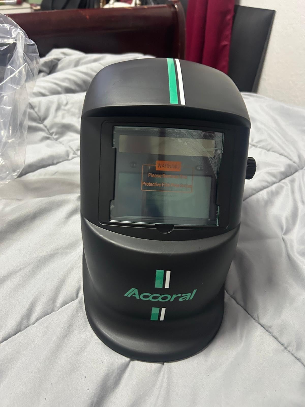 Auto-Darkening Welding Helmet, True Color, Shade 4/9-13 customer photo 1