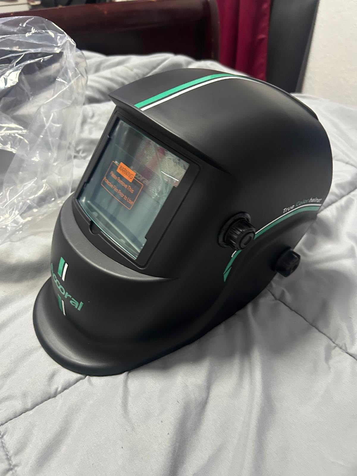 Auto-Darkening Welding Helmet, True Color, Shade 4/9-13 customer photo 2