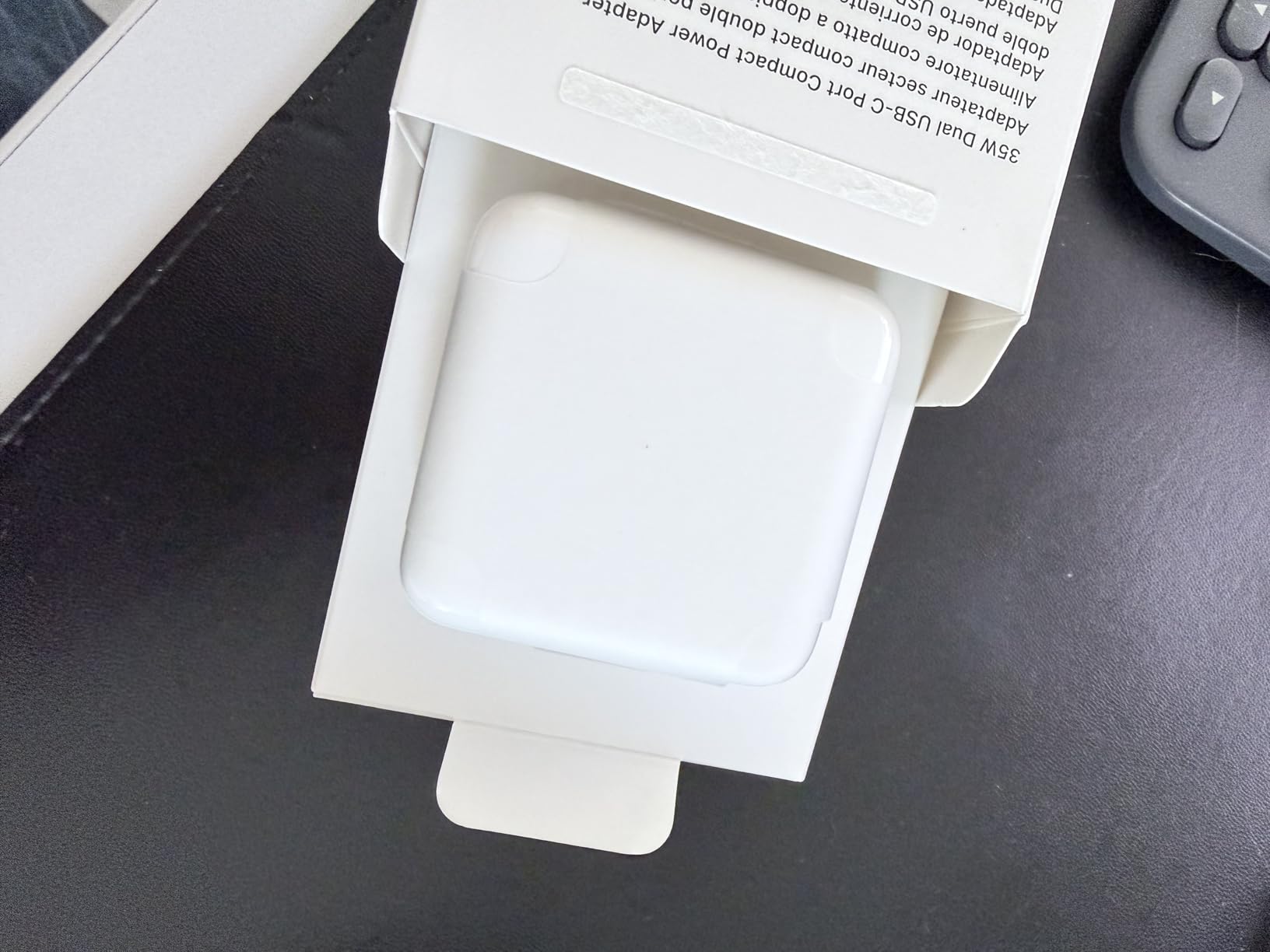 Apple 35W Dual USB-C customer photo 1