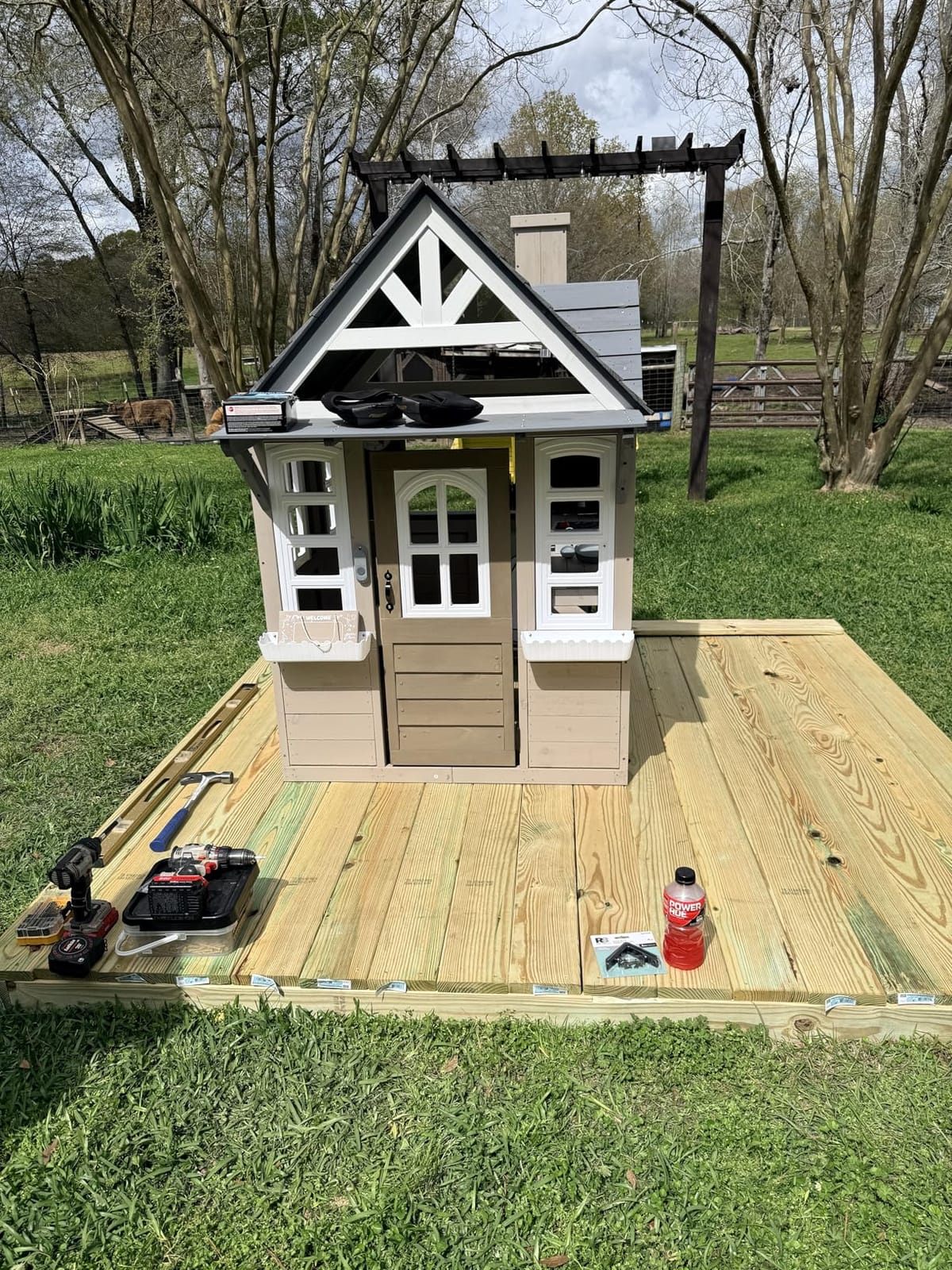 Kids Outdoor Cedar Playhouse, Weather-Resistant Gray Wooden Play House for Ages 3–8 with Play Kitchen, Working Doorbell, Toy Phone & Flowerpots — Durable Backyard Gift for Creative & Social Play customer photo 1