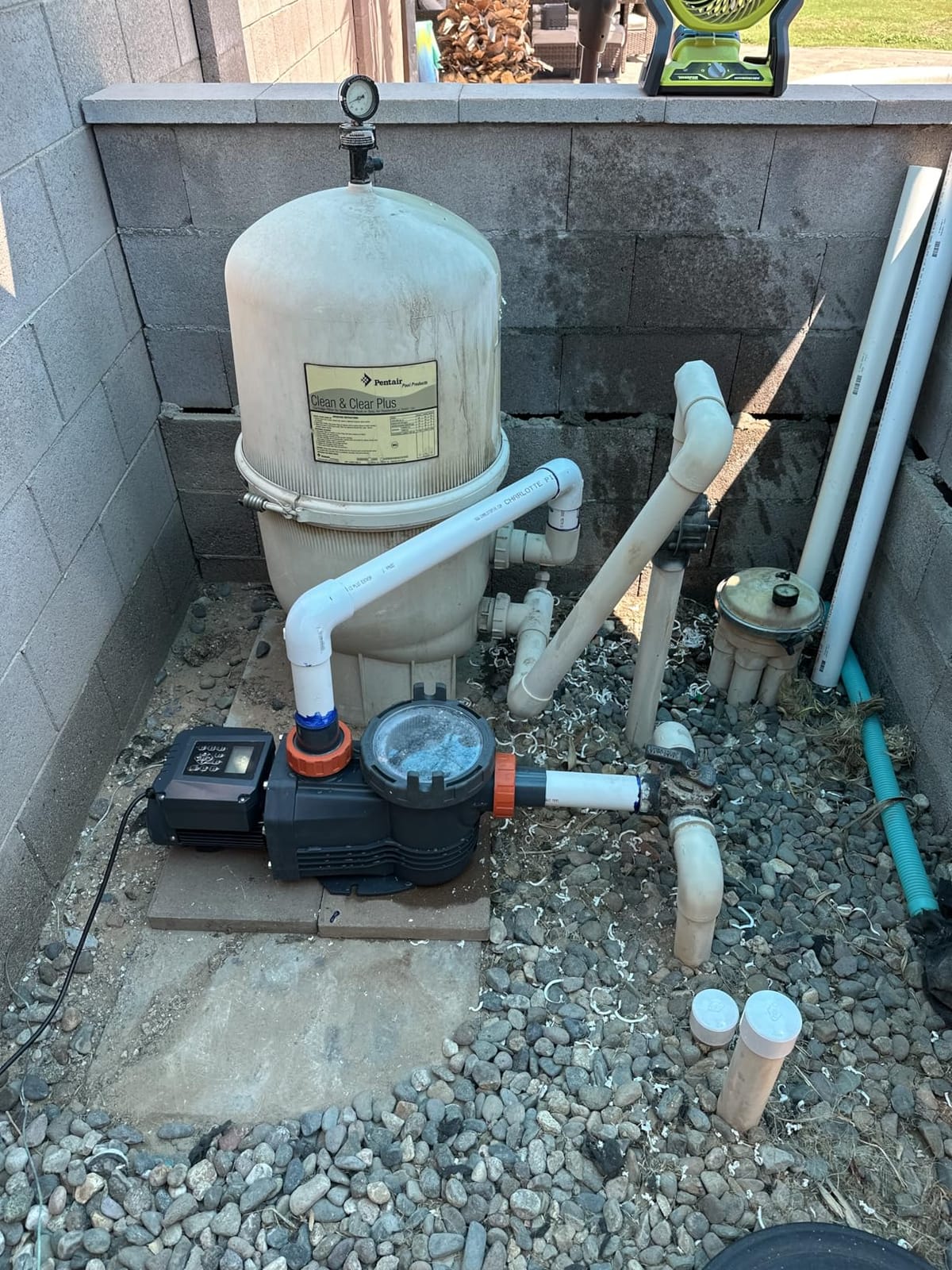 2.5HP Variable Speed Pool Pump for In Ground and Above Ground Pools 220V customer photo 2