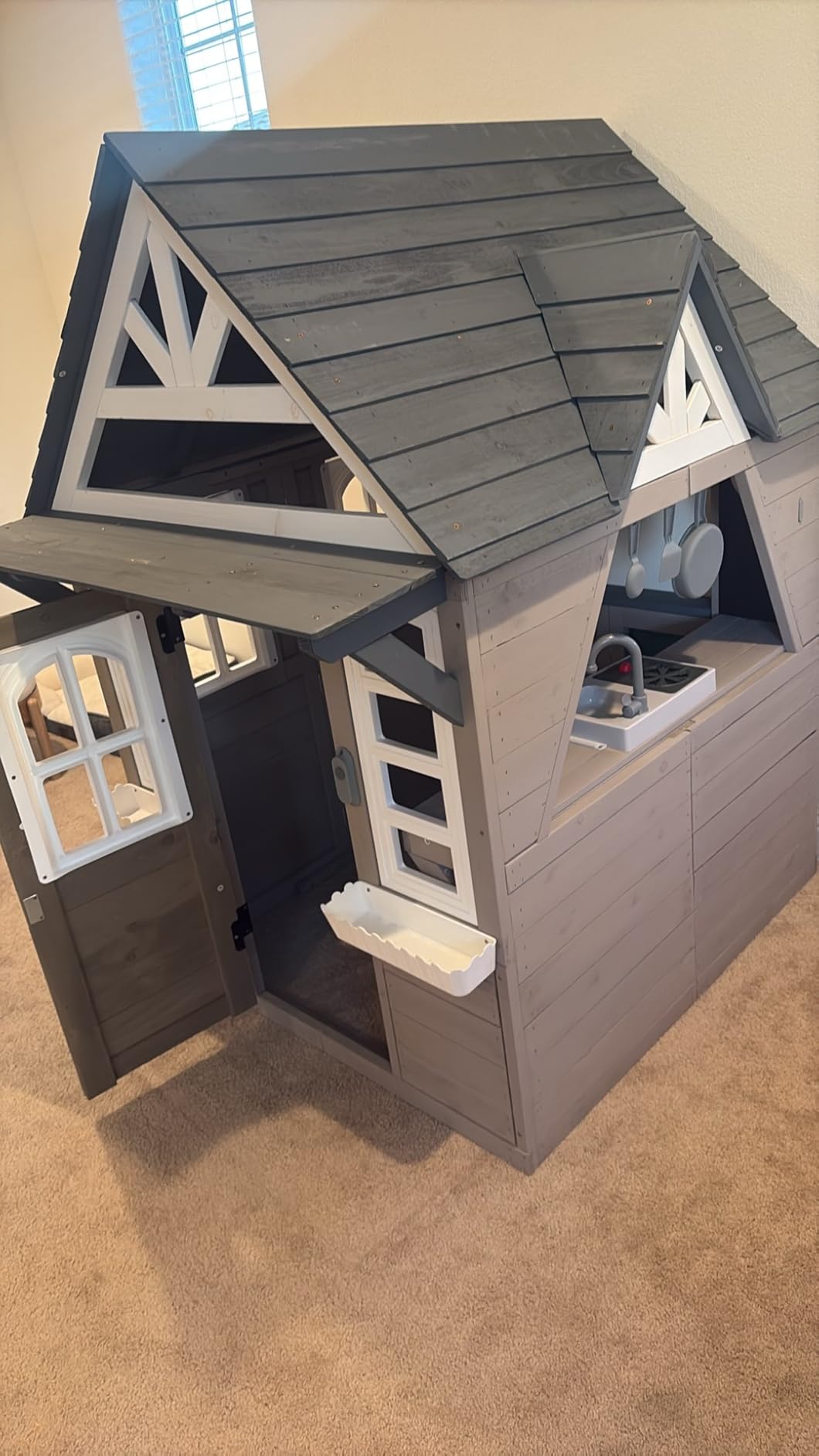 Seizeen Outdoor Kids Playhouse, All Fir Gray Modern Wooden Playhouse, Indoor Outdoor Cottage Play House w/Sink, Stove, Cookware, Flowerpot Holders, Working Doorbell, for Kids Ages 3-8 (Gray) customer photo 1