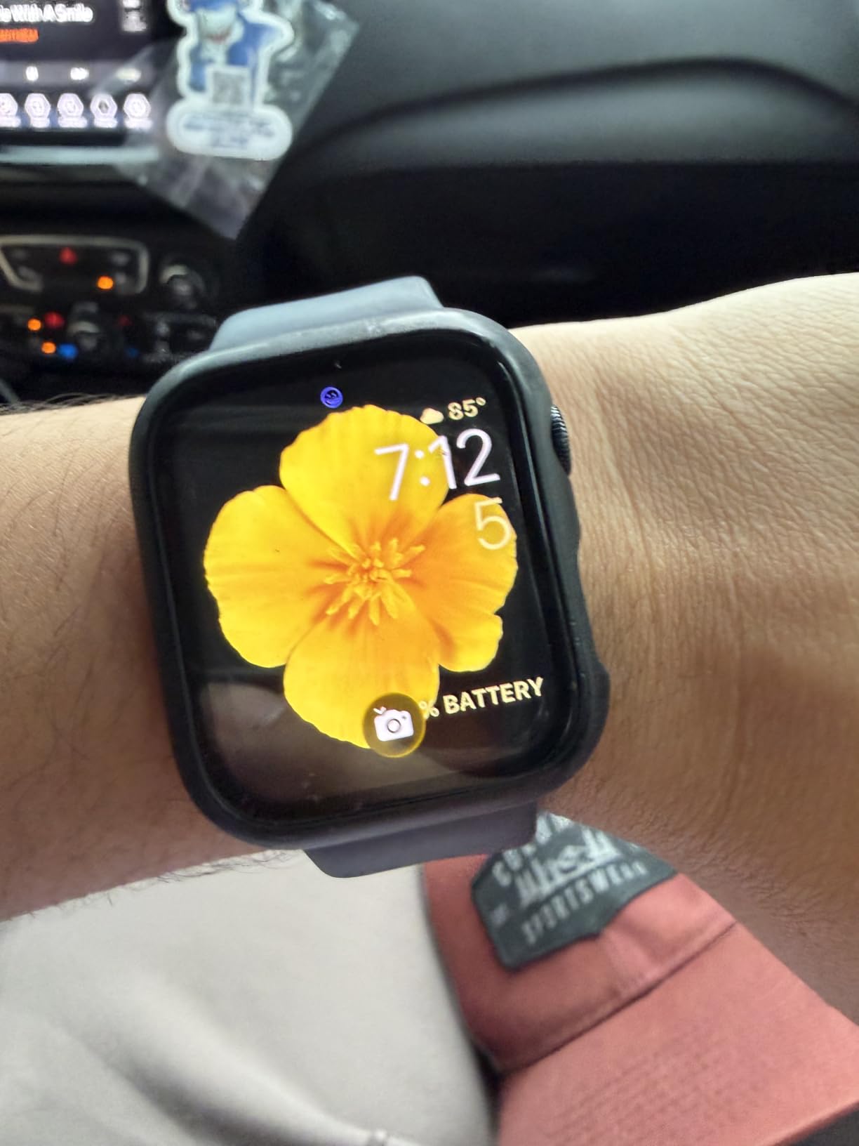 Apple Watch SE (2nd Gen) [GPS 40mm] Smartwatch with Starlight Aluminum Case with Starlight Sport Band S/M. Fitness and Sleep Trackers, Crash Detection, Heart Rate Monitor, Retina Display customer photo 2