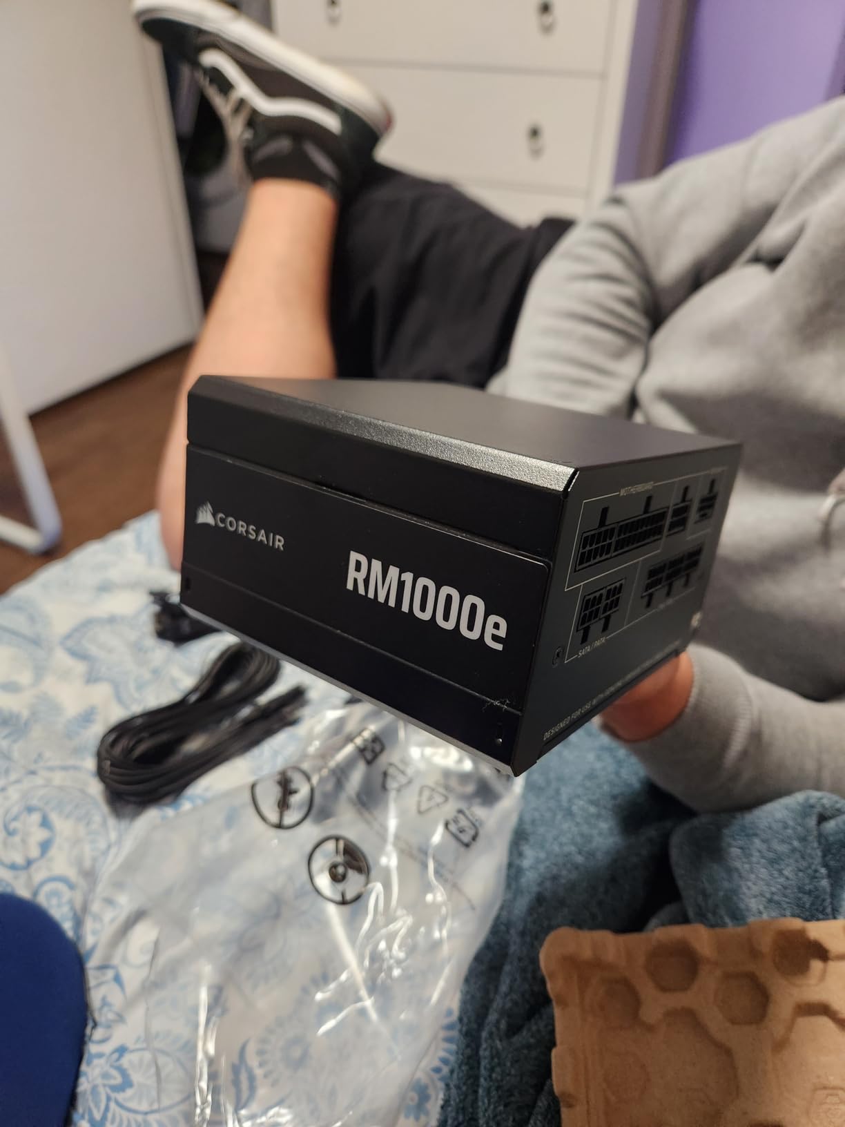 CORSAIR RM1000e (2025) ATX 3.1 PCIe 5.1 Ready 1000W Power Supply – Black customer photo 1