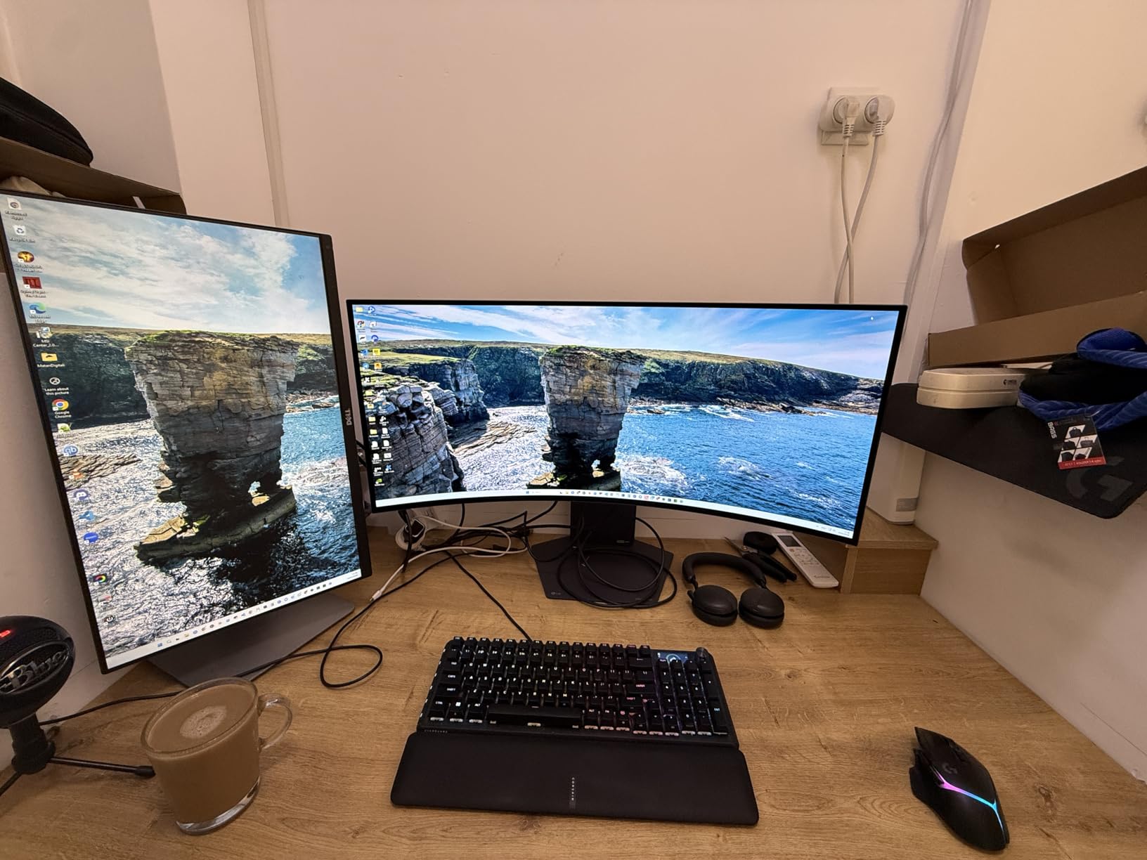 LG 34GX900A-B 34-Inch Ultragear WQHD (3440 x 1440) OLED Curved Gaming Monitor, 240Hz, 0.03ms, NVIDIA G-Sync, VESA DisplayHDR True Black 400, HDMI 2.1, DisplayPort, USB Type-C PD 65W, Black customer photo 2