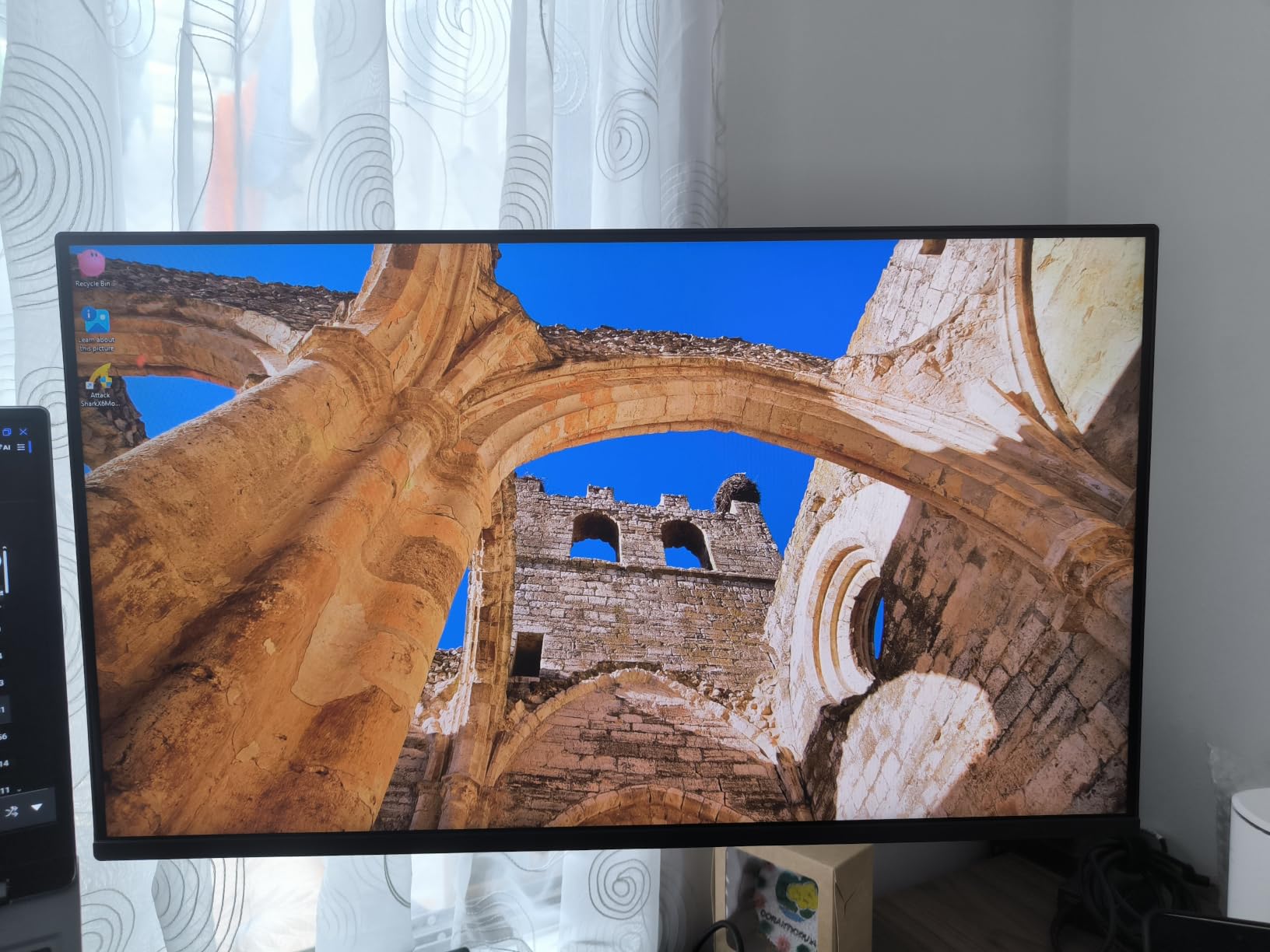 LG 24G411A-B 24-inch Ultragear Full HD (1920 x 1080) IPS Gaming Monitor, 144Hz (O/C), 1ms MBR, NVIDIA G-Sync Compatible, AMD FreeSync, HDR10, HDMI, DisplayPort, Slim Stand, Black customer photo 1