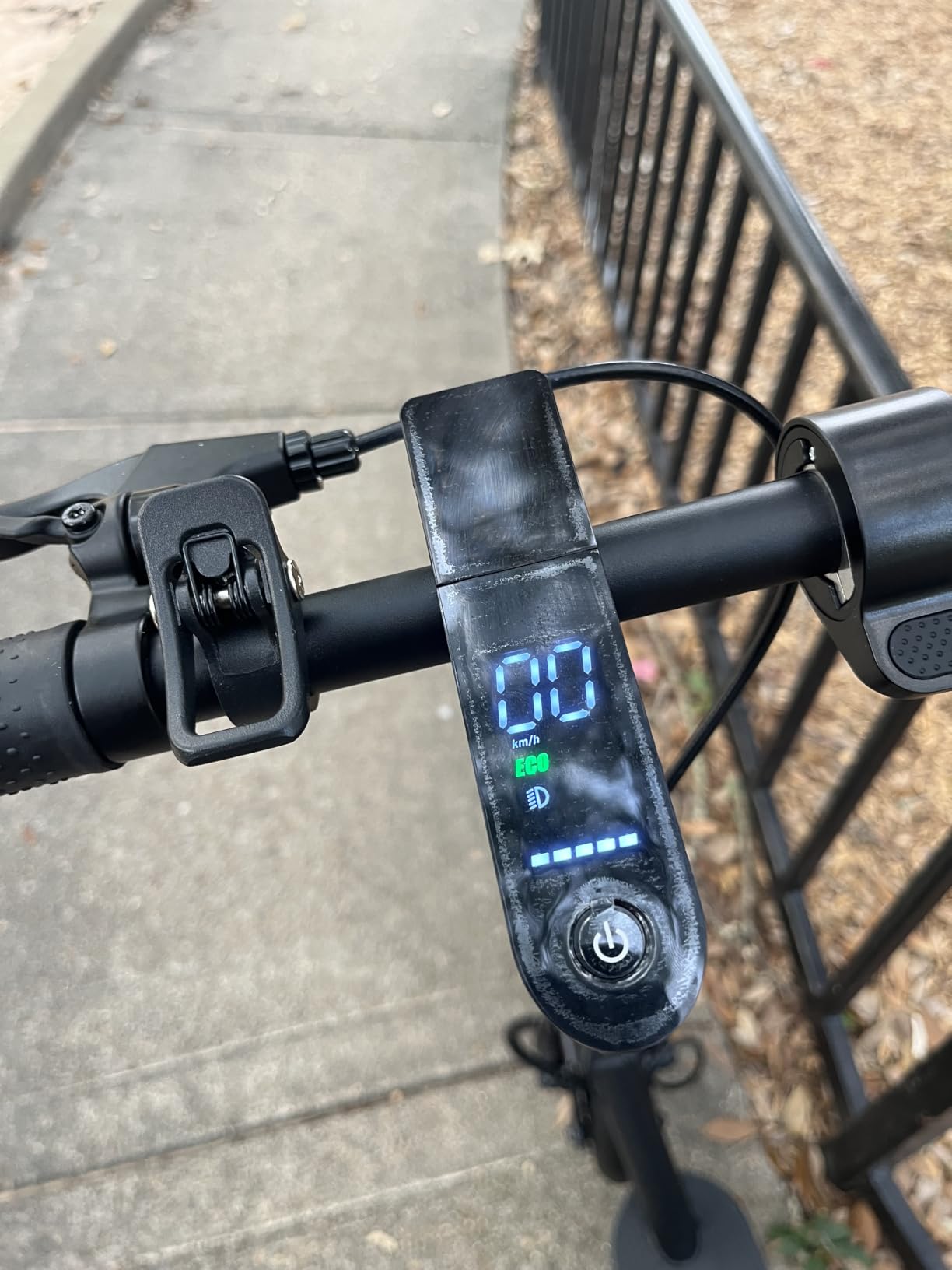 Electric Scooter, 350W-500W Motor, 9 MPH to 22MPH, 10-41 Miles Range, Dual Suspension, Dual Braking, App Control, Foldable Commuter E Scooter for Adults and Teens customer photo 2