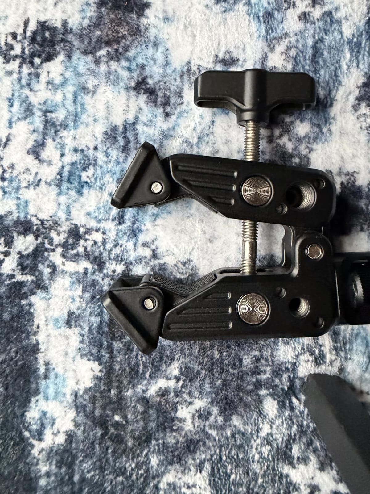 NEEWER Basics Magic Arm with Desk Clamp for Phone Webcam Camera Mic, UA062 customer photo 1