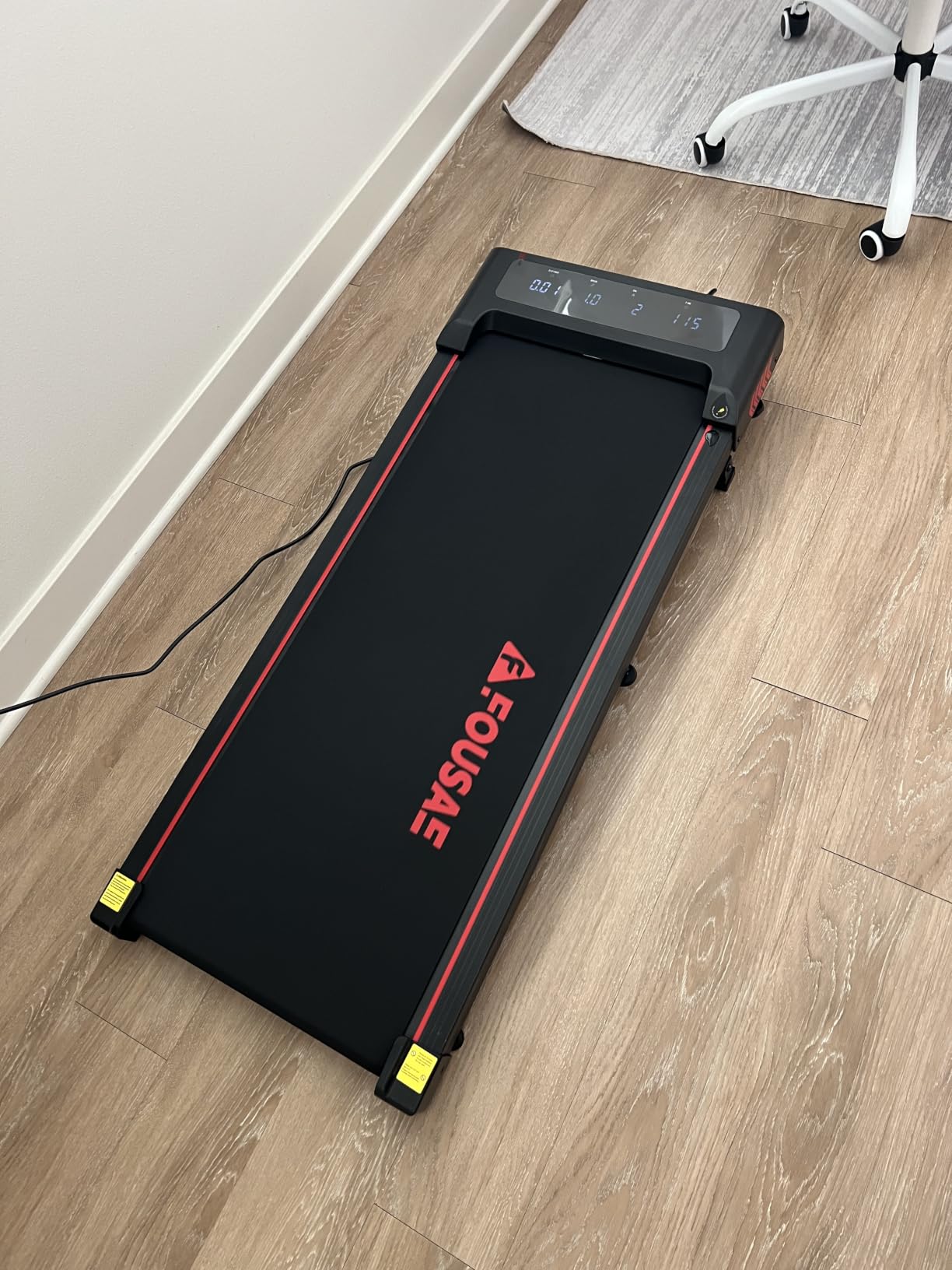 Walking Pad with Incline, FOUSAE 6.2MPH Walking Pad Under Desk Treadmill with 10% Incline, Full Screen LED Display, 2.75HP Brushless Drive, 12 HIIT Programs, Remote Control, 350 LBS Capacity customer photo 2